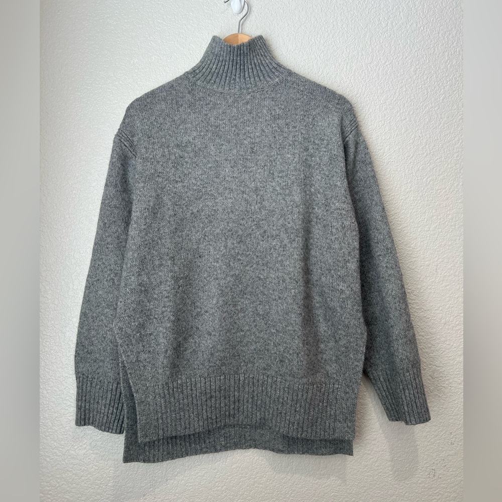 H&M Oversized Gray Turtleneck Sweater, XS